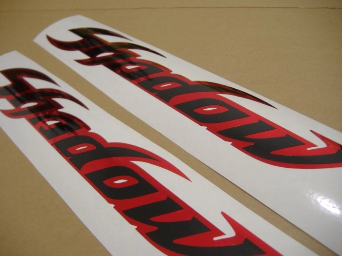 Honda Shadow mit Schwarz/Chrome Rot Motorrad Dekor