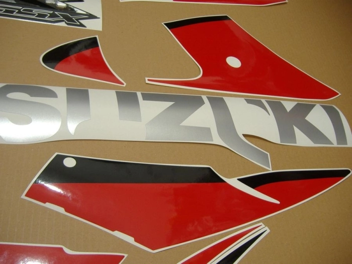 Suzuki GSX-R 600 2000 with Red/Grey Replica Decal