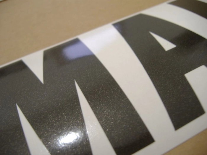 Yamaha YZF-R1 2010 with White Vinyl-Sticker