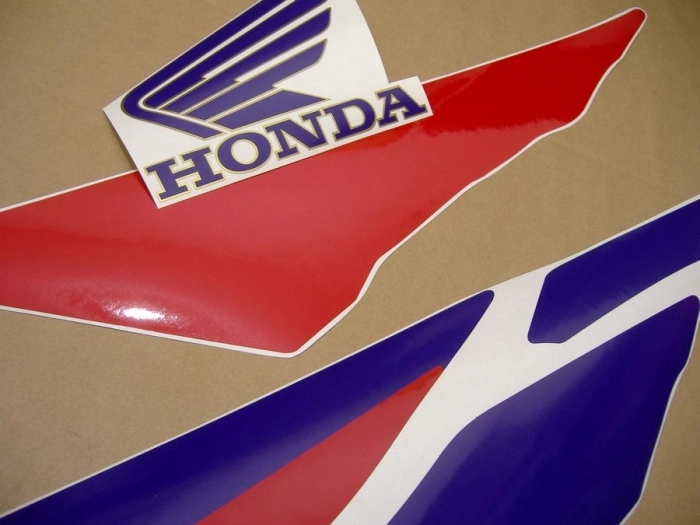 Honda CBR 600 F3 1996 with Red/Purple/White Vinyl-Sticker