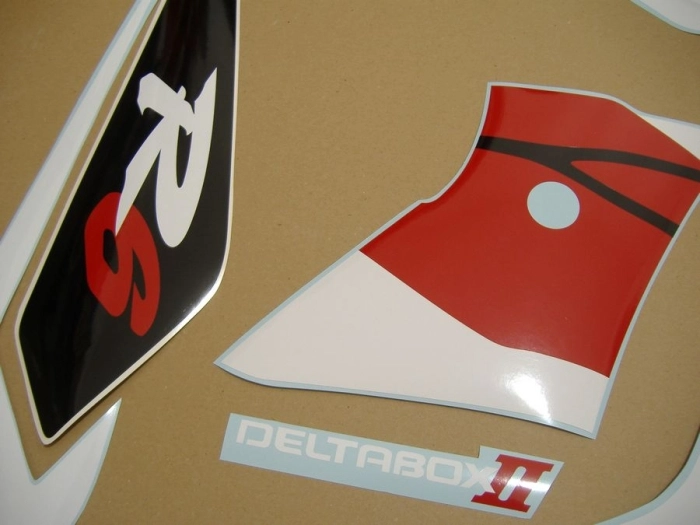 Yamaha YZF-R6 2001 mit Rot Motorrad Dekor