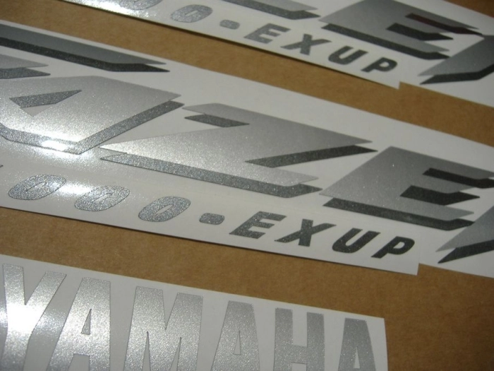 Yamaha FZS1000 Fazer 2005 with Titangrey Vinyl-Sticker