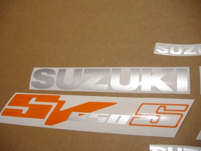 Suzuki SV 650S 2003 with Orange Vinyl-Sticker