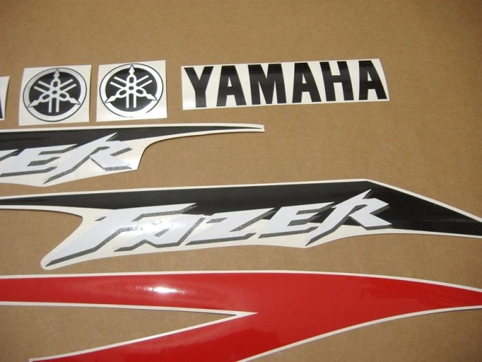 Yamaha FZS600 Fazer 2003 with Red Vinyl-Sticker
