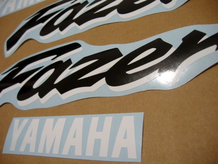 Yamaha FZS600 Fazer 1999 with Red Vinyl-Sticker