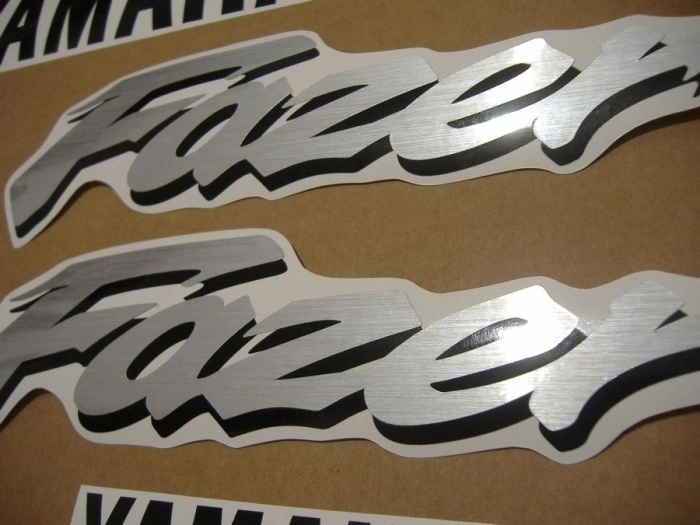 Yamaha FZS600 Fazer 1999 with Silver Vinyl-Sticker