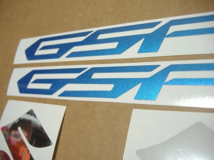 Suzuki GSR 750 2011 with White Replica Decal