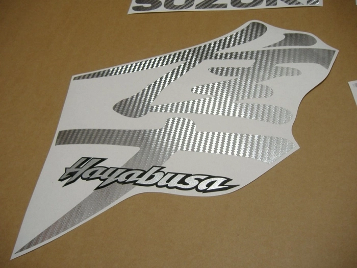 Suzuki Hayabusa 1999-2007 mit Carbon-Silber Motorrad Dekor