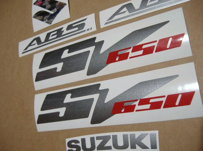 Suzuki SV 650 2007 with Titangrau Vinyl-Sticker