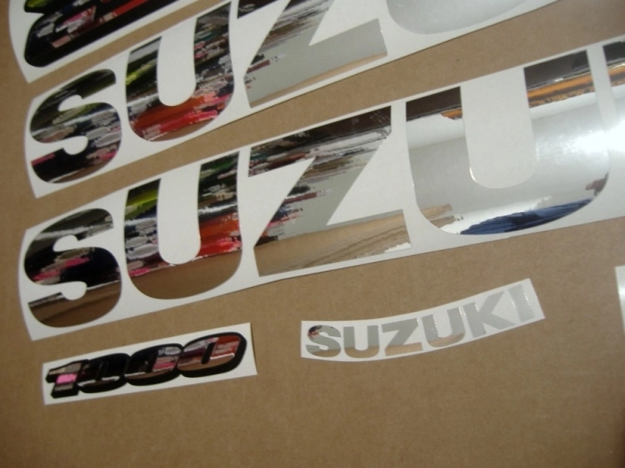 Suzuki GSX-R 1000 Universal with Chrome Vinyl-Sticker