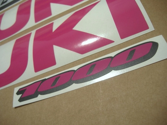 Suzuki GSX-R 1000 Universal with Pink Replica Decal