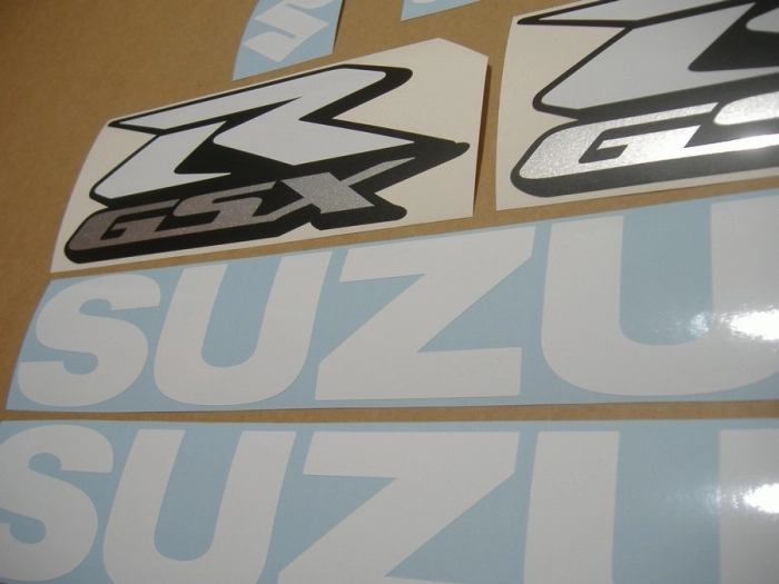Suzuki GSX-R 750 Universal with White Vinyl-Sticker